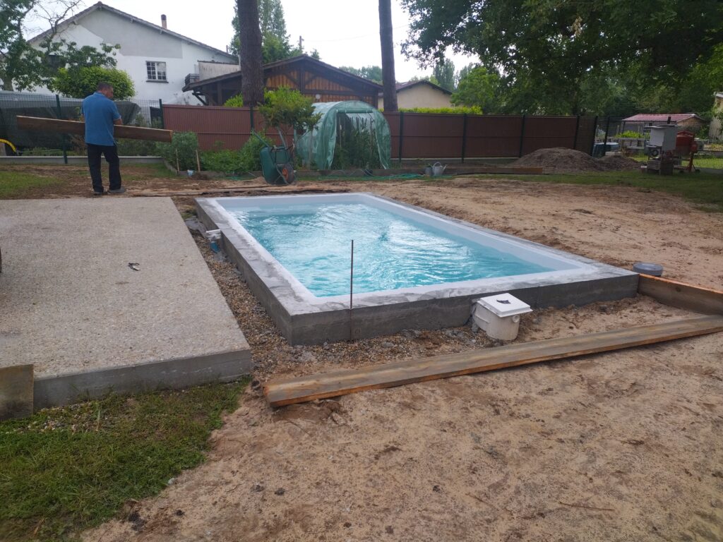 Pose de Coque de Piscine à Saint-Morillon :