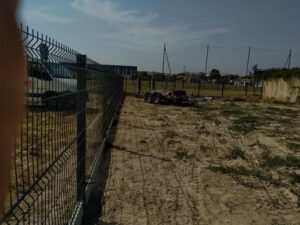 Réalisation et pose de clôture rigide avec plaque de soubassement à Auros